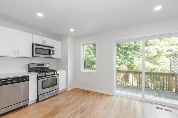 Dracut, MA 01826,95 Tennis Plaza Rd #18