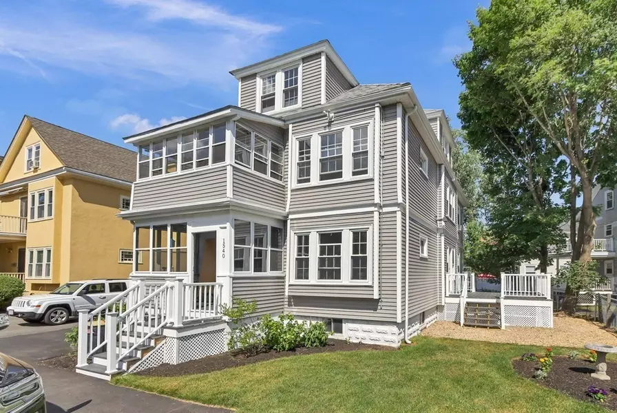 1540 Mystic Valley Pkwy #1, Medford, MA 02155