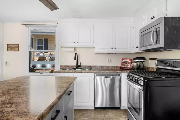 Gloucester, MA 01930,15 Columbia St