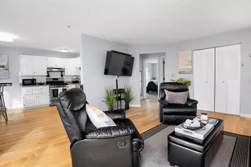North Andover, MA 01845,4 Fernview Ave #6
