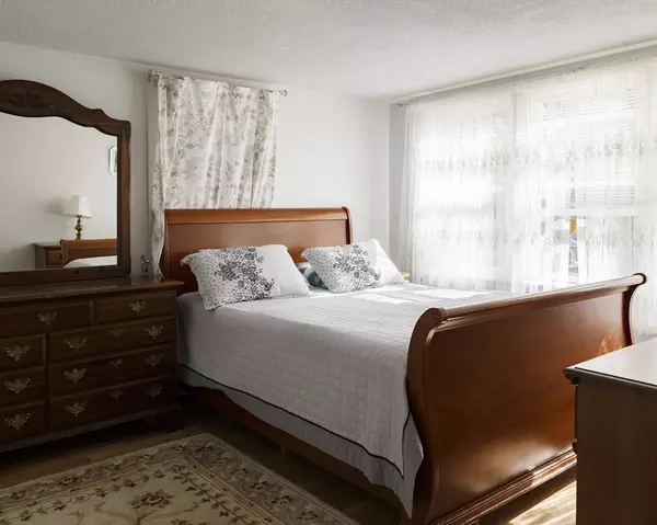 Marblehead, MA 01945,24-26 Knight Ave