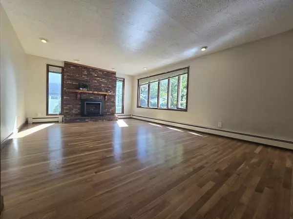 Melrose, MA 02176,85 Lynde Street #1