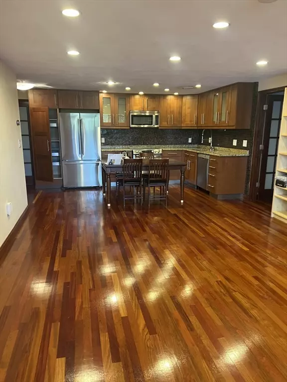 50 Watertown St #214, Watertown, MA 02472