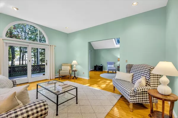 Mashpee, MA 02649,4 Florence Ave