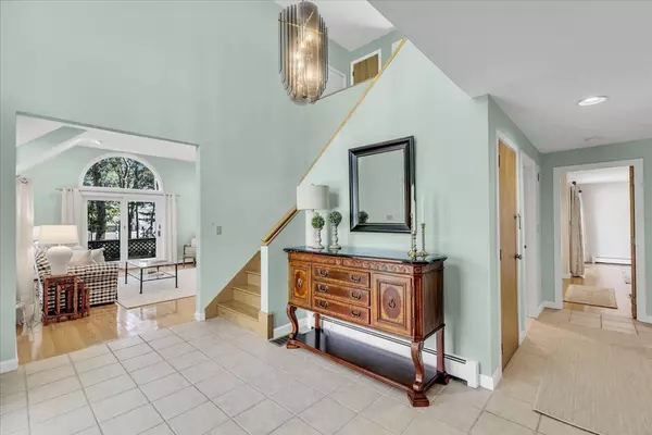 Mashpee, MA 02649,4 Florence Ave