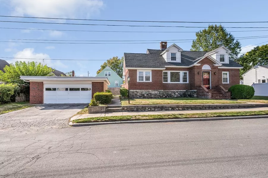 29 Meadowbrook Rd, Methuen, MA 01844