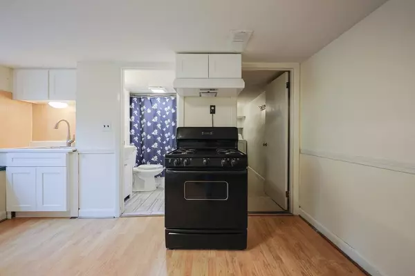Melrose, MA 02176,16 Beacon Place #16