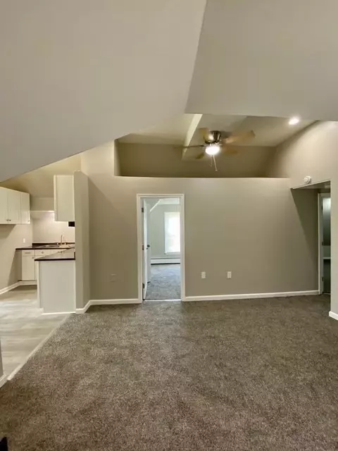 Taunton, MA 02780,30 Briggs St #3