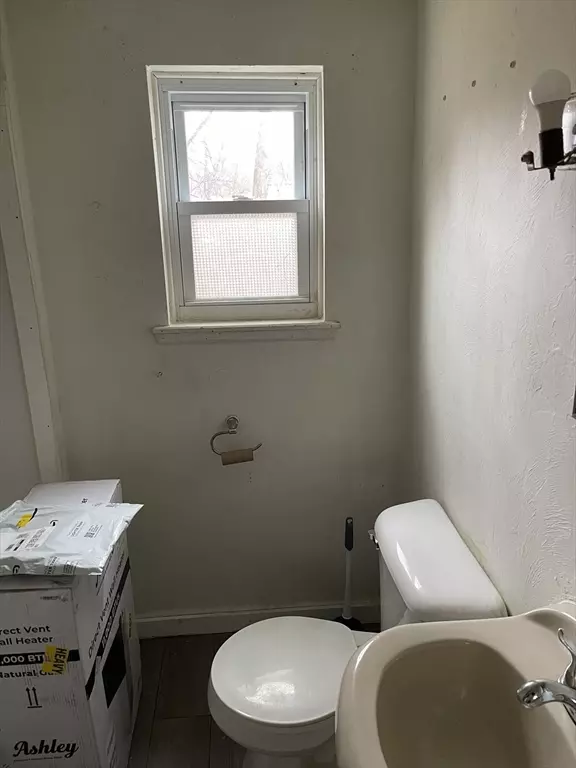 North Attleboro, MA 02763,22 Commonwealth Ave #1