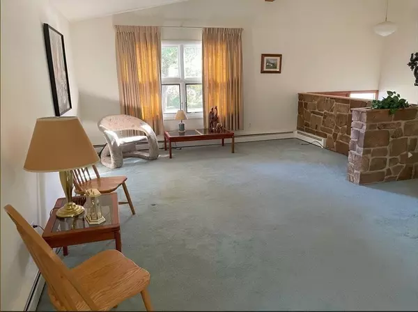 West Boylston, MA 01583,20 Winthrop St