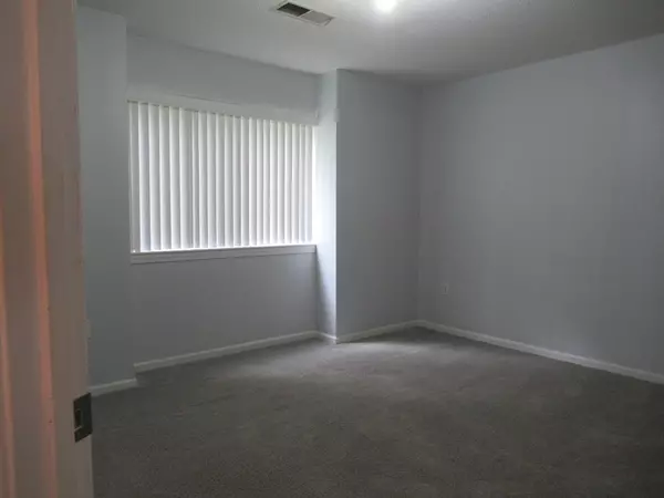 Raynham, MA 02767,102 Park Place #102