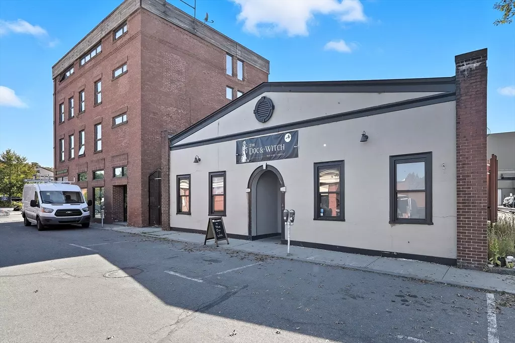 Greenfield, MA 01301,4 Ames Street