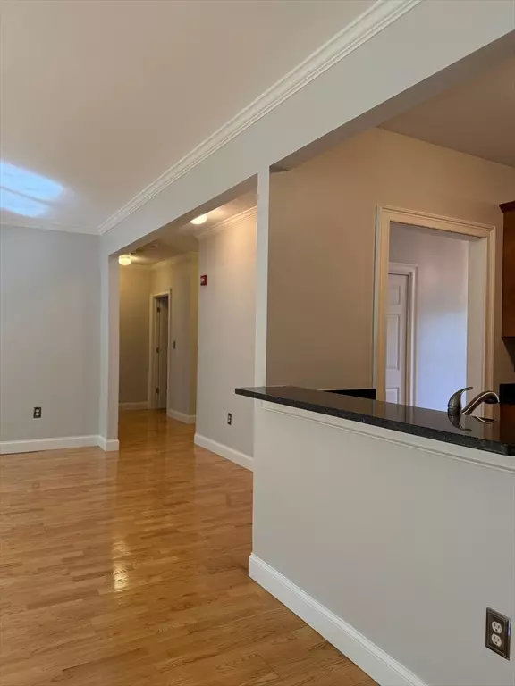 Mansfield, MA 02048,631 East St #H102