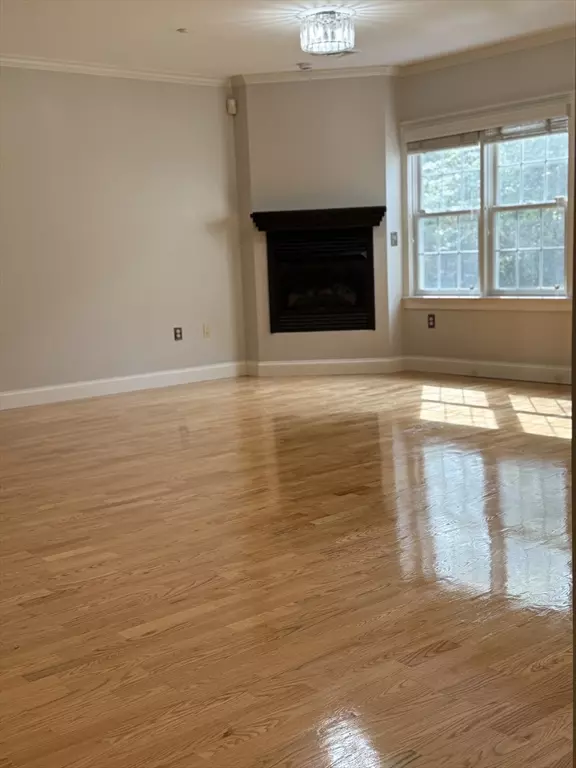 Mansfield, MA 02048,631 East St #H102