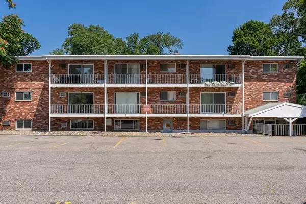 73 Charlesbank Rd #105, Newton, MA 02458