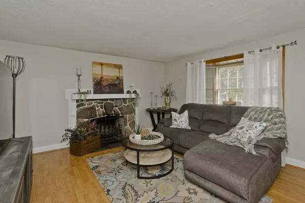 Holyoke, MA 01040,351 Apremont Hsy