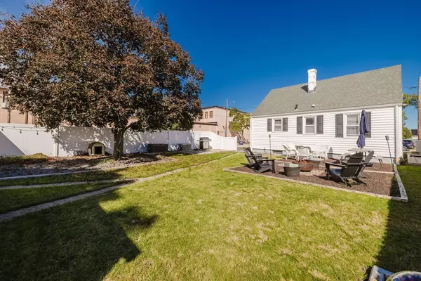 Pawtucket, RI 02861,3 Lindesta Rd