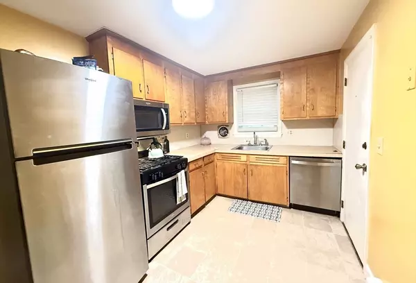 North Attleboro, MA 02760,20 South St