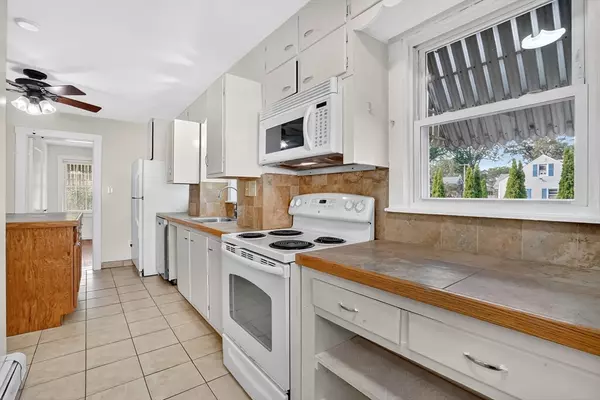 West Springfield, MA 01089,526 Kings Hwy #1