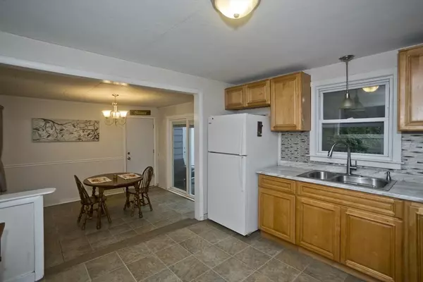 South Hadley, MA 01075,30 Yale St