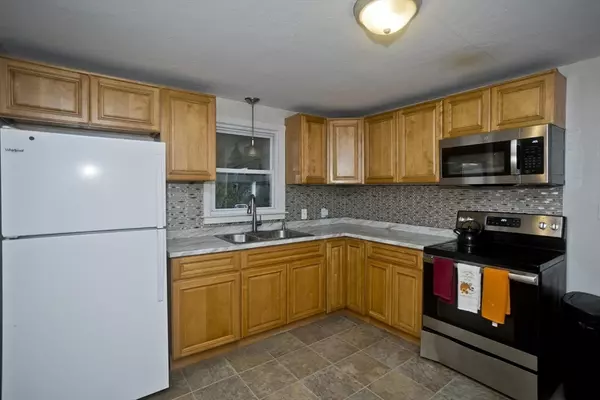 South Hadley, MA 01075,30 Yale St