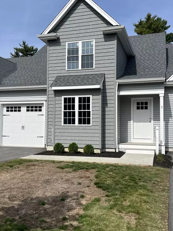 Carver, MA 02360,5 Santana Way #5