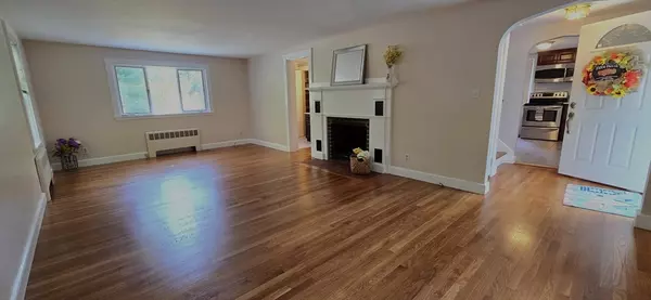 Wrentham, MA 02093,319 Taunton St