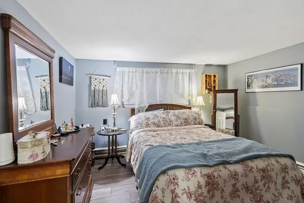 Lowell, MA 01850,349 Hildreth Street #16