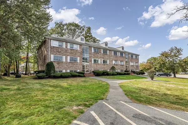 52 Fernview Ave #7, North Andover, MA 01845