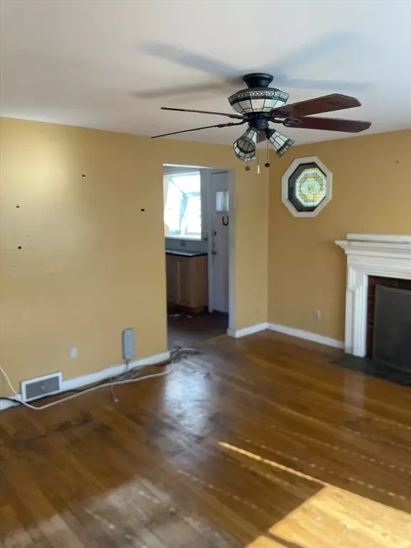 Boston, MA 02136,10 Van Brunt