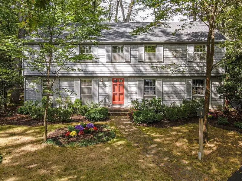 8 Greenwood Road, Reading, MA 01867