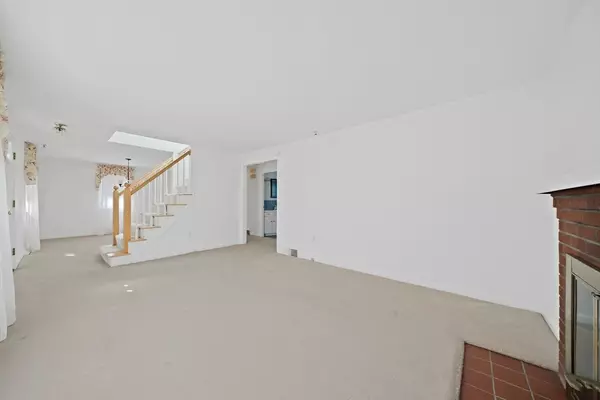 Weymouth, MA 02189,2 Winstead Lane