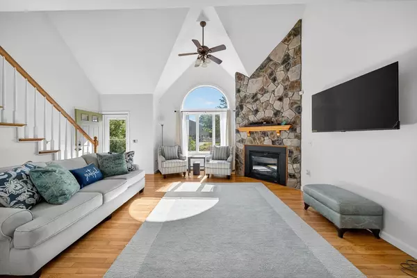 Falmouth, MA 02536,5 Bailey Dr #5