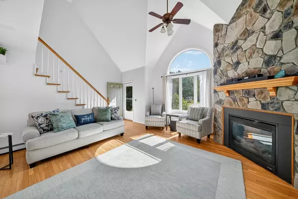 Falmouth, MA 02536,5 Bailey Dr #5