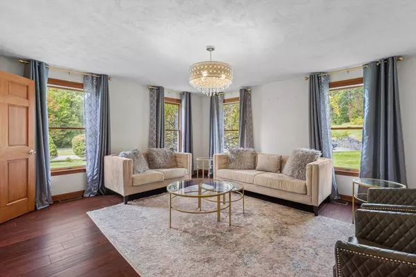 Southborough, MA 01772,67 Pine Hill Rd