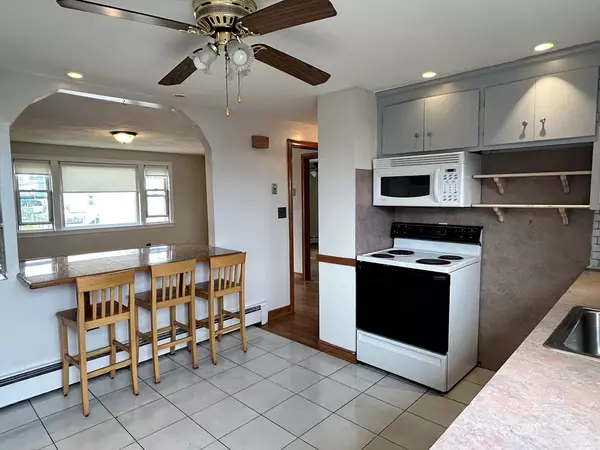 Waltham, MA 02453,8-10 Bolton Street #10