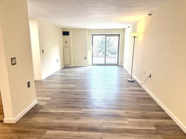 Worcester, MA 01609,44 Elm #103
