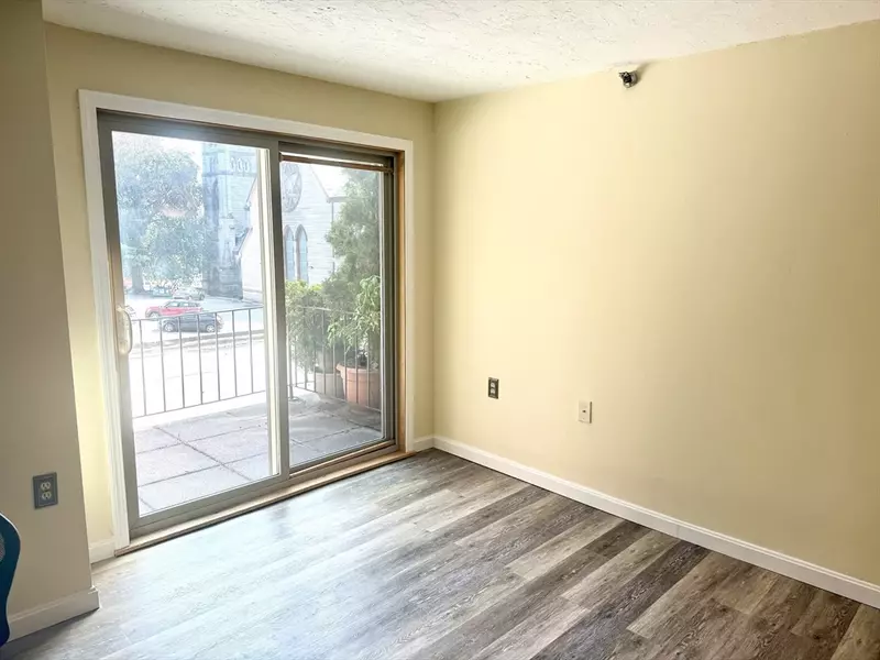 44 Elm #103, Worcester, MA 01609