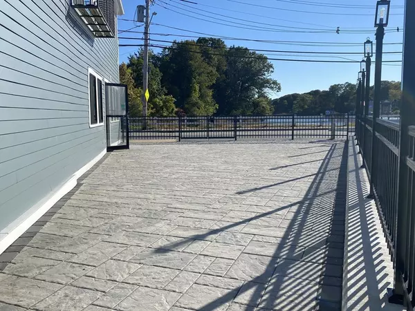 Gloucester, MA 01930,406 Washington Street #1