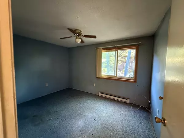 Dracut, MA 01826,4 Hazelwood Ave #12