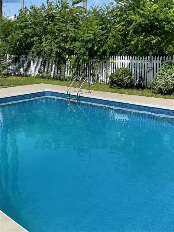 Chicopee, MA 01013,66 Wayfield Ave.