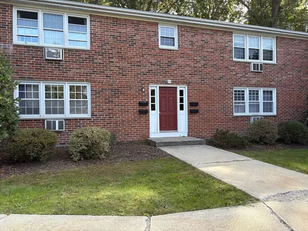 South Hadley, MA 01075,540 Granby #72A