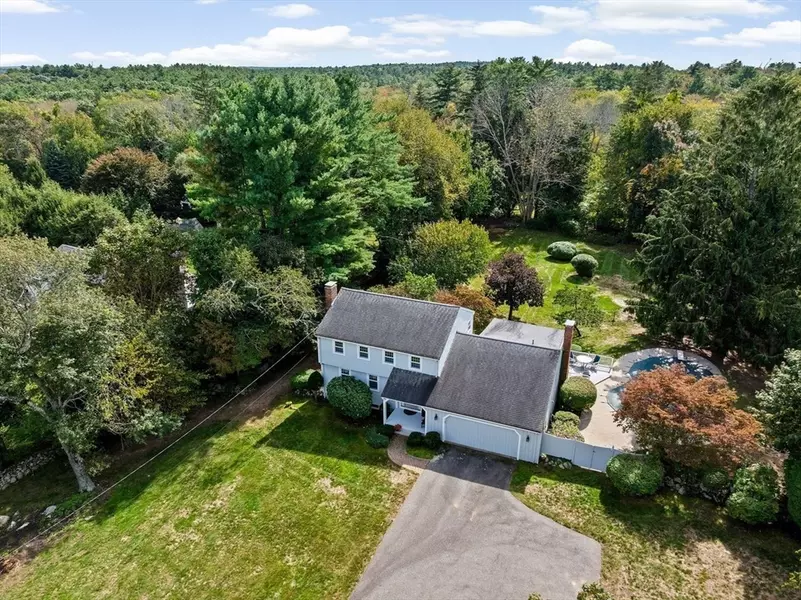 28 Riverside Drive, Norwell, MA 02061