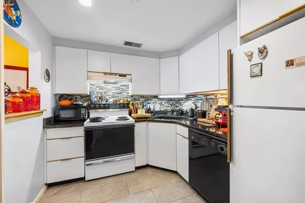 Beverly, MA 01915,315 Rantoul St #402