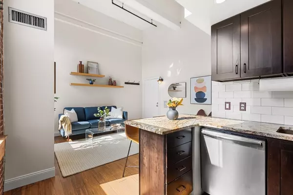 Boston, MA 02127,320 W 2nd St #502