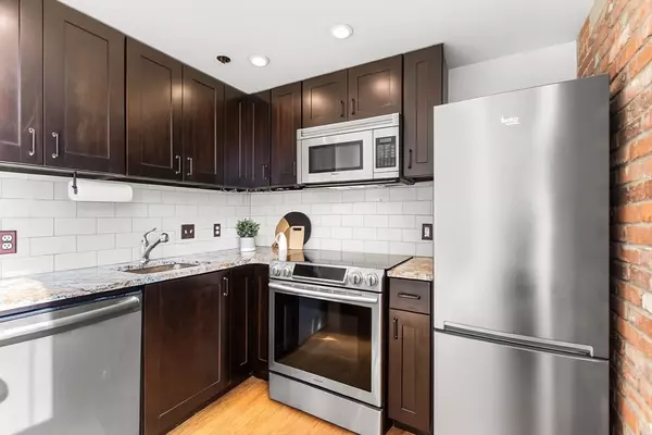 Boston, MA 02127,320 W 2nd St #502