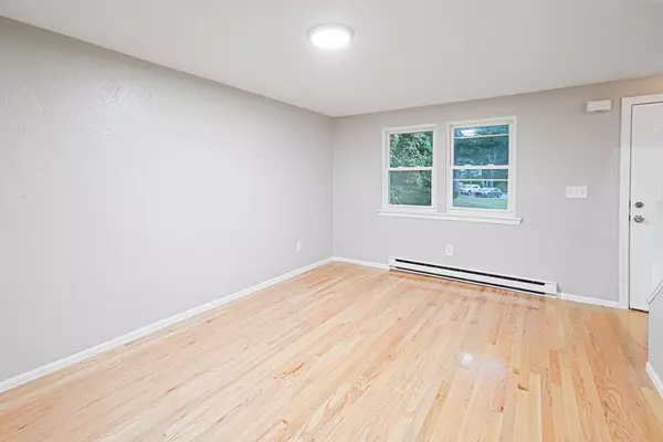 Bellingham, WA 98225,7 Debra Lane