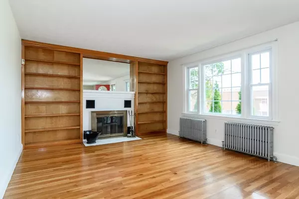 Dedham, MA 02026,163 Whiting Avenue