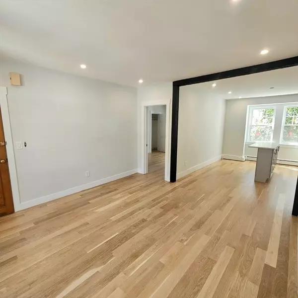 Brookline, MA 02445,18 Roberts Street #6