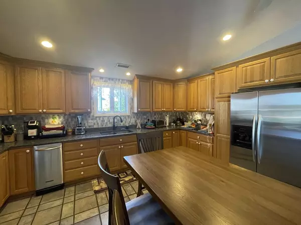 Worcester, MA 01606,923 W Boylston St